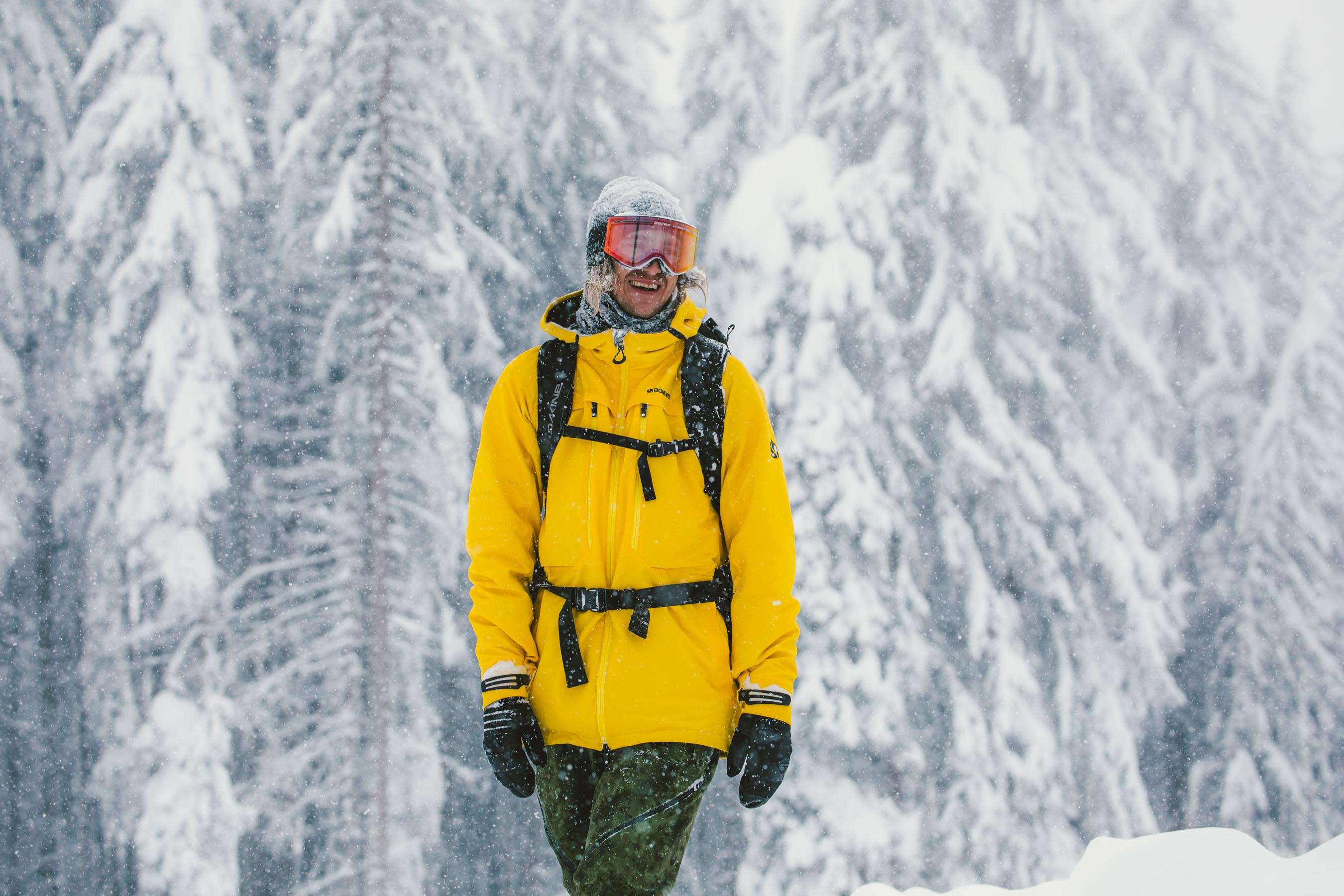 Snowboard Yellow Jacket